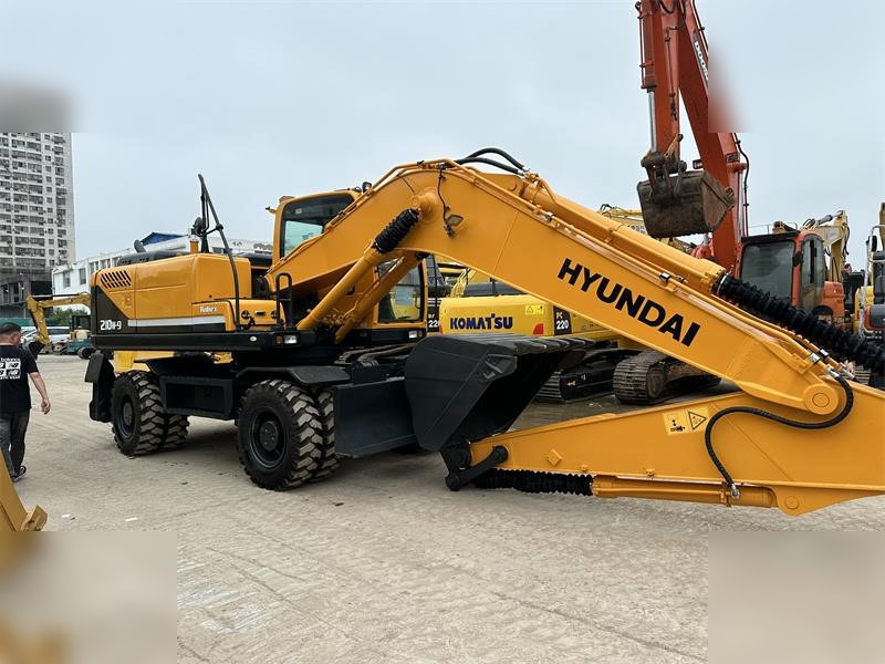 HYUNDAI ROBEX 210W-9 - Tekerlekli ekskavatör: fotoğraf 4 HYUNDAI ROBEX 210W-9 - Tekerlekli ekskavatör: fotoğraf 4