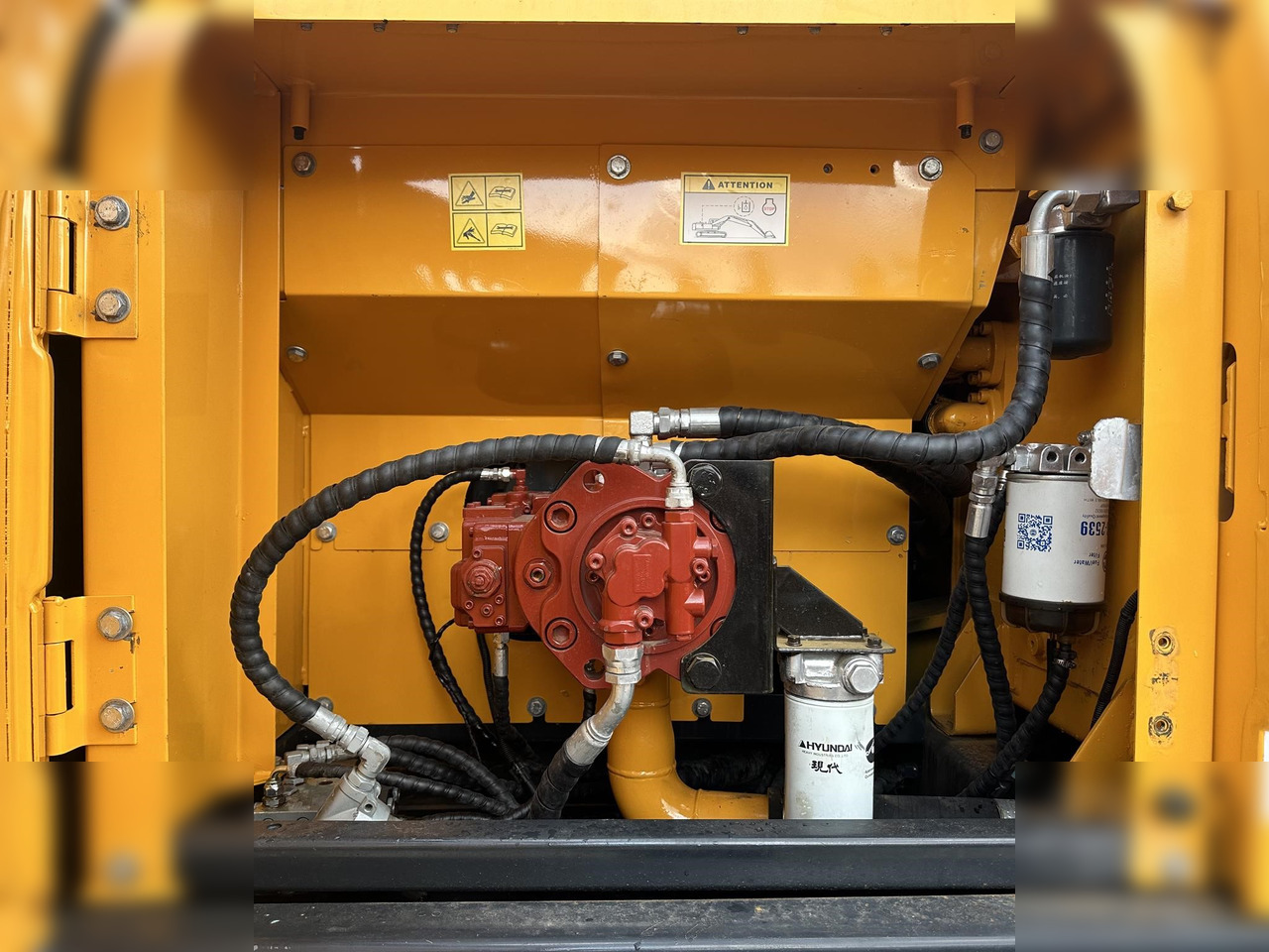 HYUNDAI ROBEX 220 LC-9S - Paletli ekskavatör: fotoğraf 4 HYUNDAI ROBEX 220 LC-9S - Paletli ekskavatör: fotoğraf 4