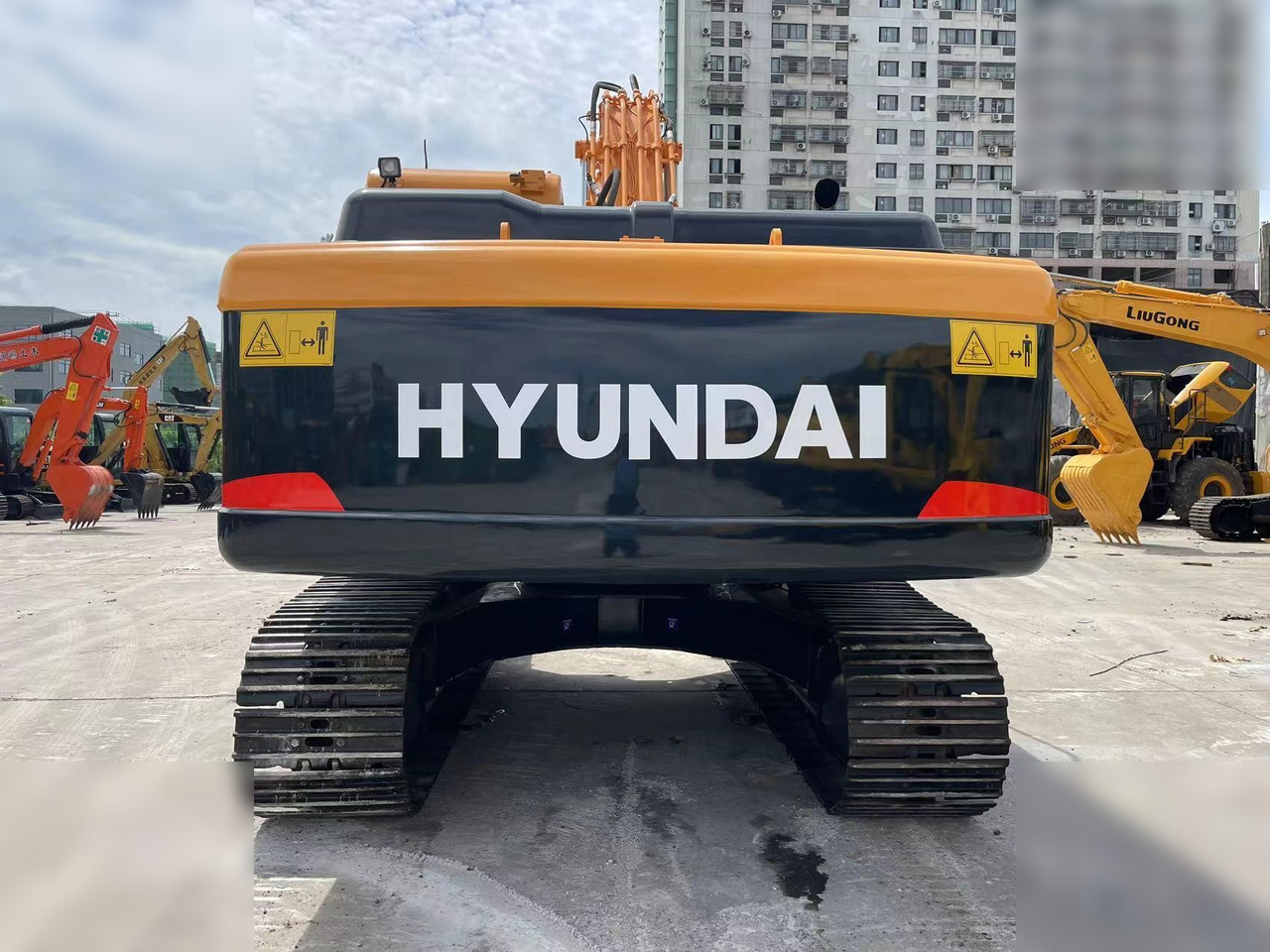 HYUNDAI ROBEX 220 LC-9S - Paletli ekskavatör: fotoğraf 4 HYUNDAI ROBEX 220 LC-9S - Paletli ekskavatör: fotoğraf 4