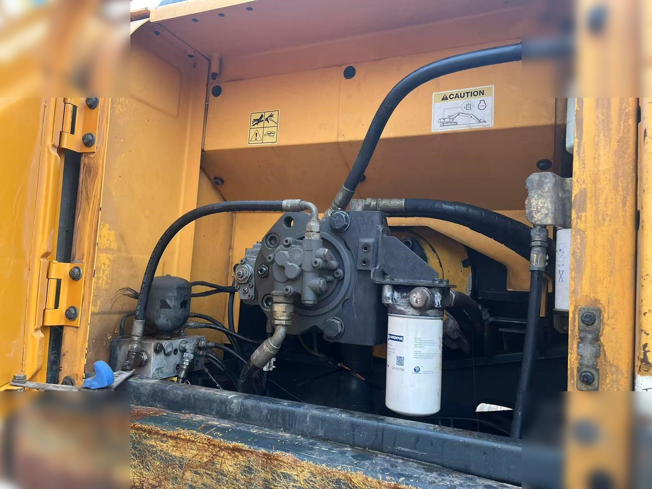 HYUNDAI ROBEX 220 LC-9S - Paletli ekskavatör: fotoğraf 5 HYUNDAI ROBEX 220 LC-9S - Paletli ekskavatör: fotoğraf 5