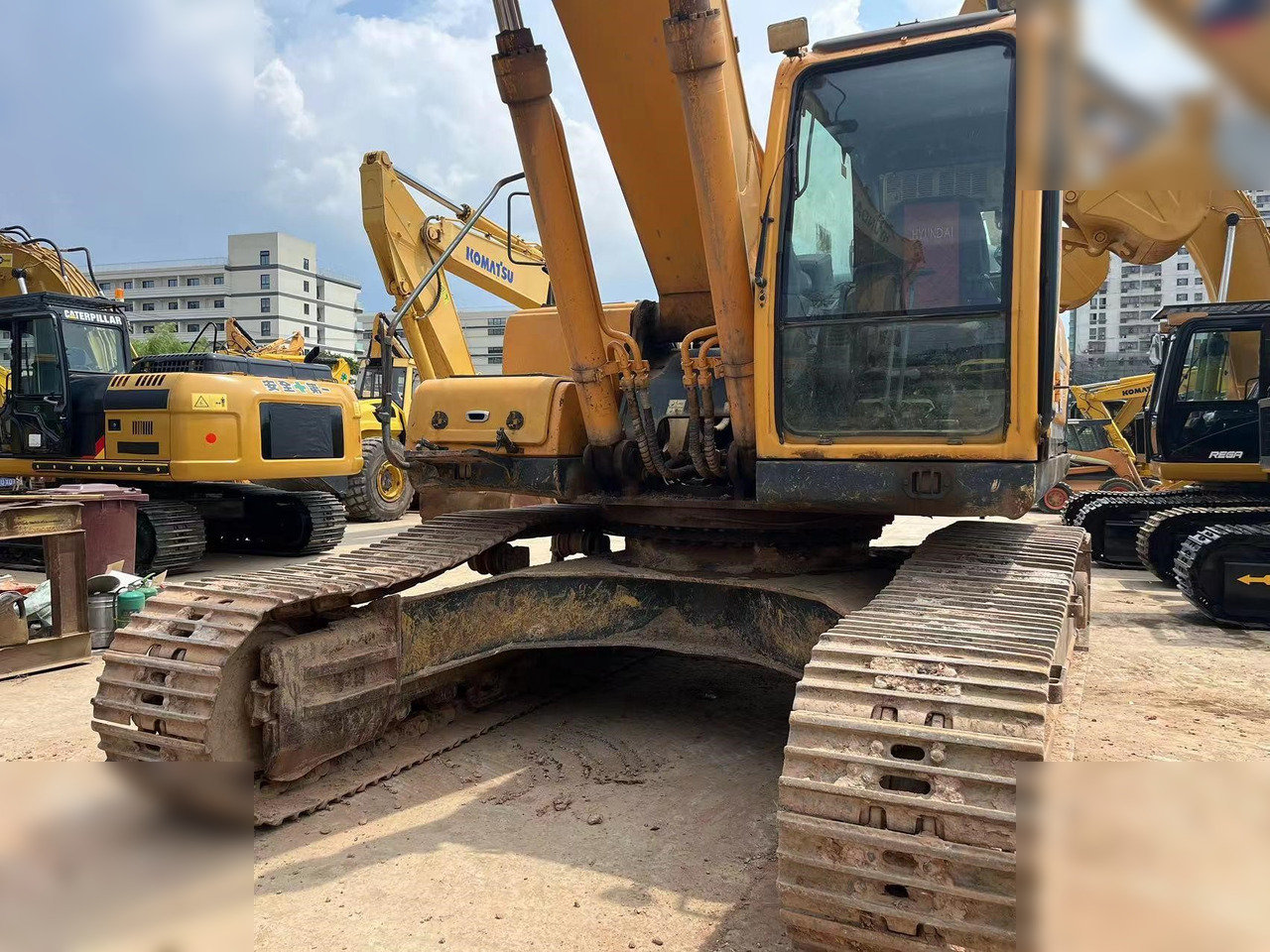 HYUNDAI ROBEX 305 LC-9S - Paletli ekskavatör: fotoğraf 3 HYUNDAI ROBEX 305 LC-9S - Paletli ekskavatör: fotoğraf 3