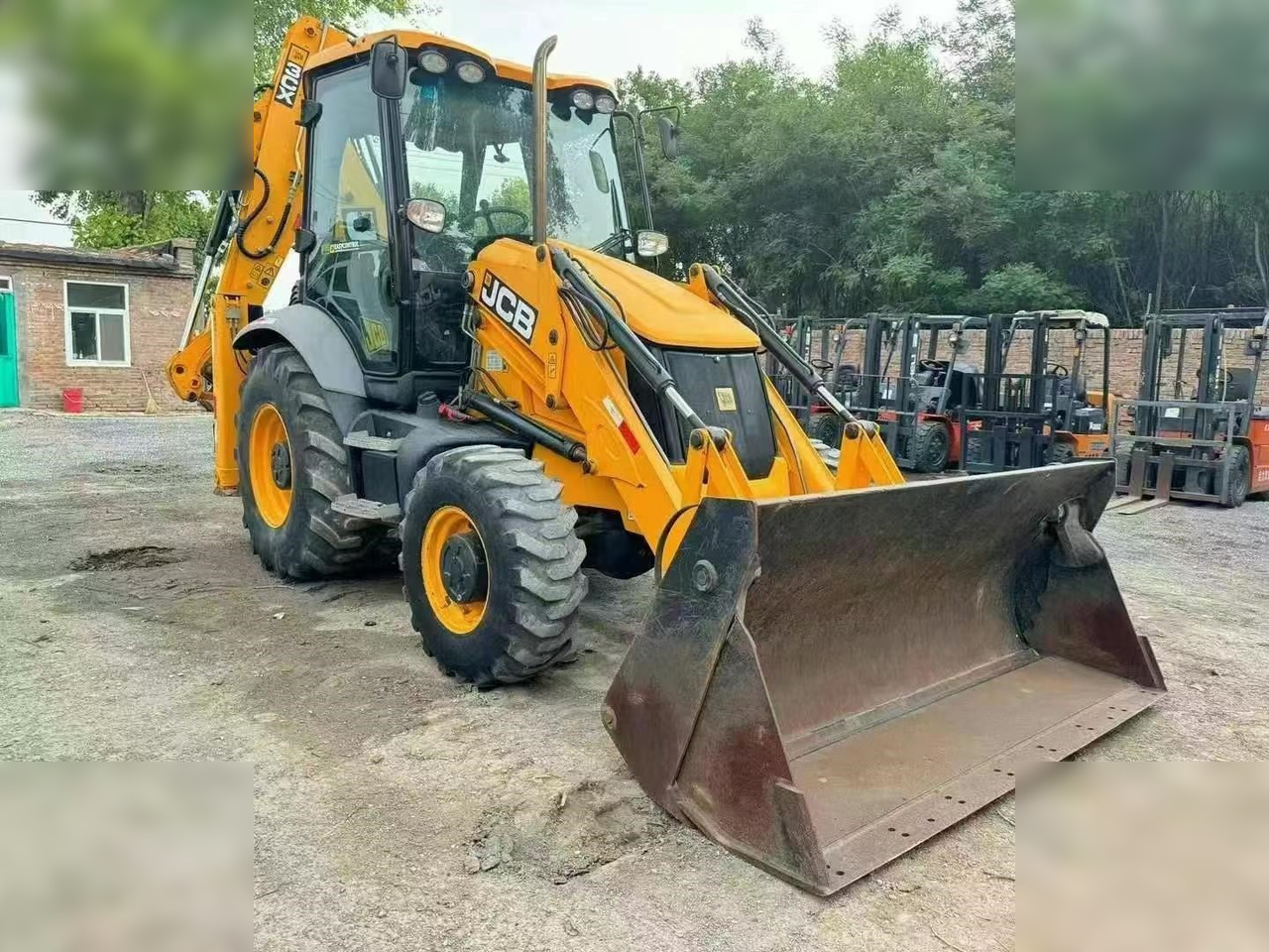 JCB 3CX - Iş makinesi: fotoğraf 1 JCB 3CX - Iş makinesi: fotoğraf 1