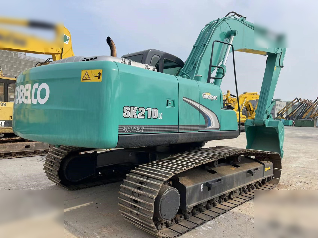 KOBELCO SK210 - Paletli ekskavatör: fotoğraf 5 KOBELCO SK210 - Paletli ekskavatör: fotoğraf 5