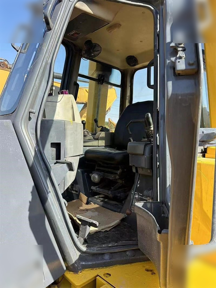 KOMATSU D155AX-5 - Buldozer: fotoğraf 4 KOMATSU D155AX-5 - Buldozer: fotoğraf 4