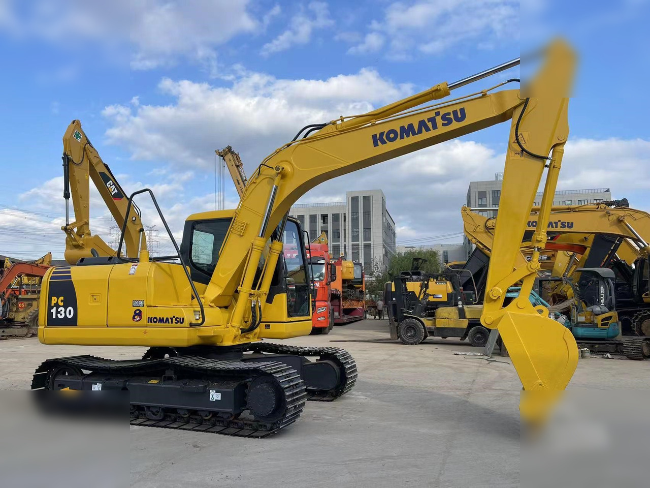 KOMATSU PC130-7 - Paletli ekskavatör: fotoğraf 2 KOMATSU PC130-7 - Paletli ekskavatör: fotoğraf 2