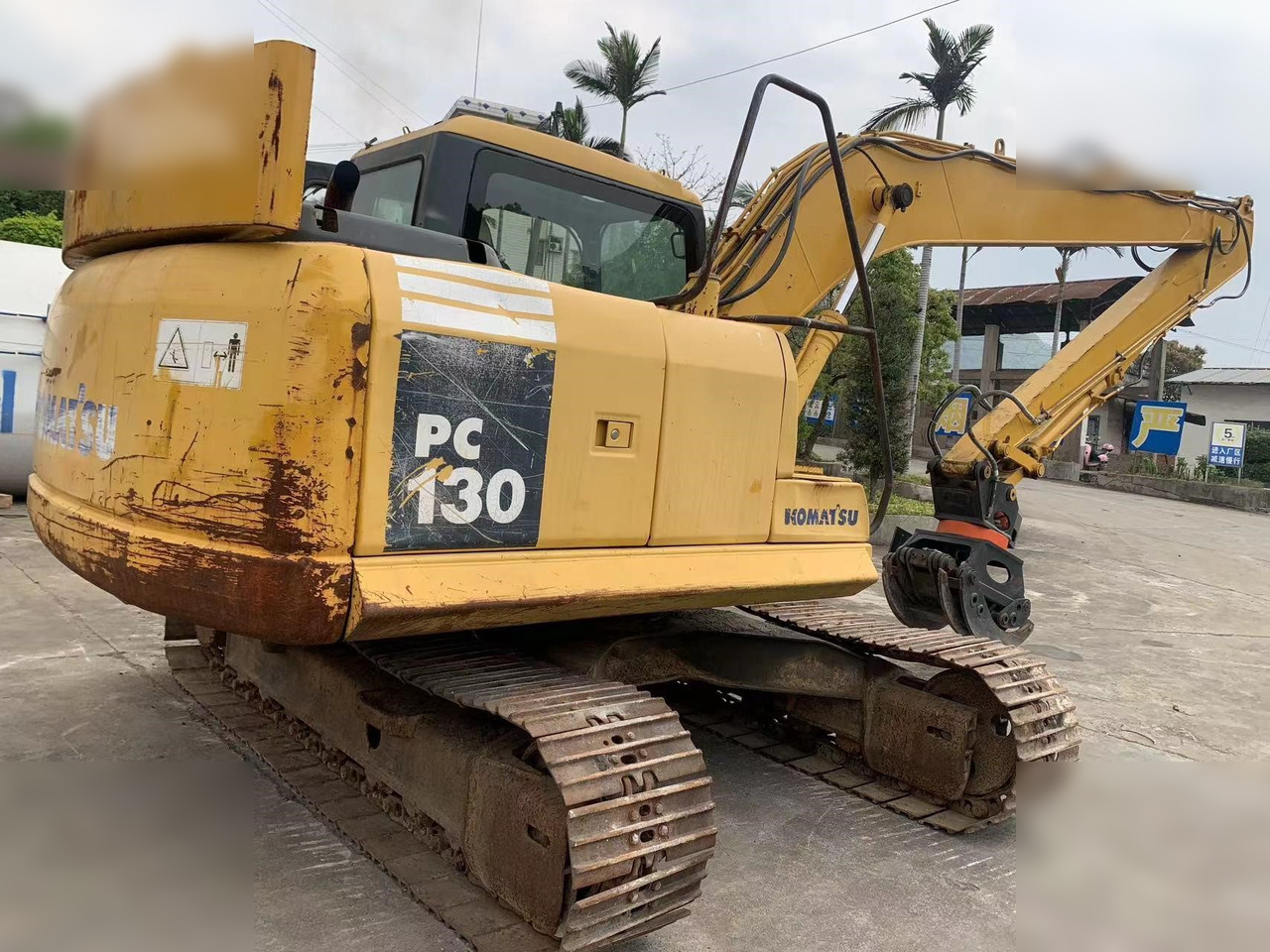 KOMATSU PC130-7 - Paletli ekskavatör: fotoğraf 1 KOMATSU PC130-7 - Paletli ekskavatör: fotoğraf 1