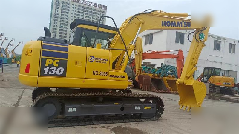 KOMATSU PC130-7 - Paletli ekskavatör: fotoğraf 2 KOMATSU PC130-7 - Paletli ekskavatör: fotoğraf 2