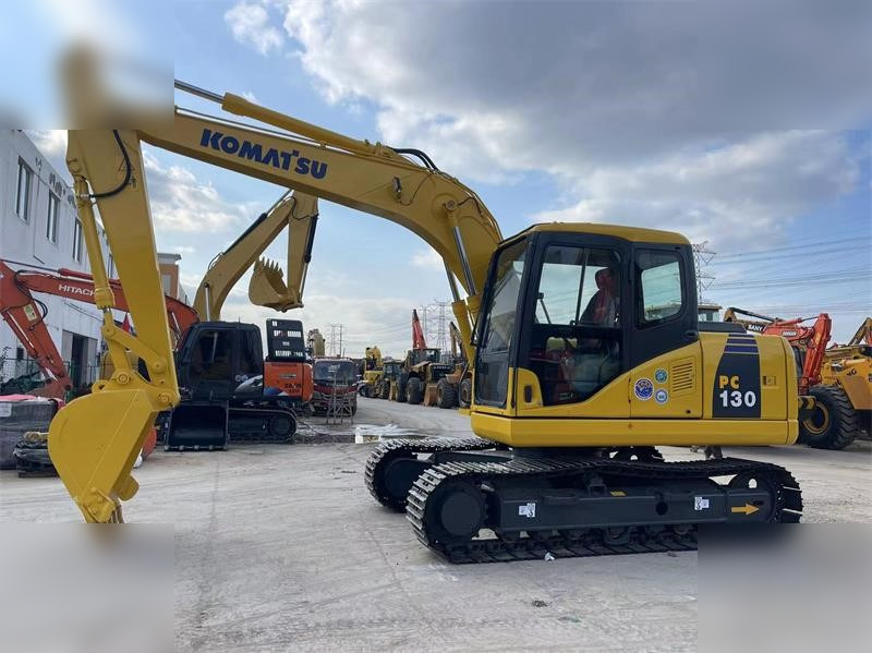KOMATSU PC130-7 - Paletli ekskavatör: fotoğraf 1 KOMATSU PC130-7 - Paletli ekskavatör: fotoğraf 1