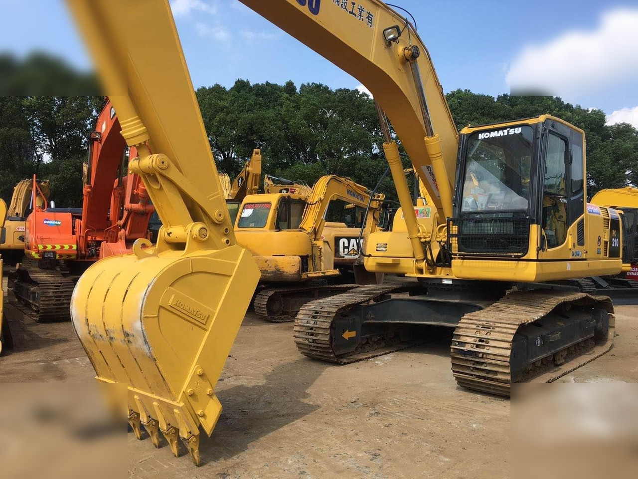 KOMATSU PC210-8N1 - Paletli ekskavatör: fotoğraf 1 KOMATSU PC210-8N1 - Paletli ekskavatör: fotoğraf 1