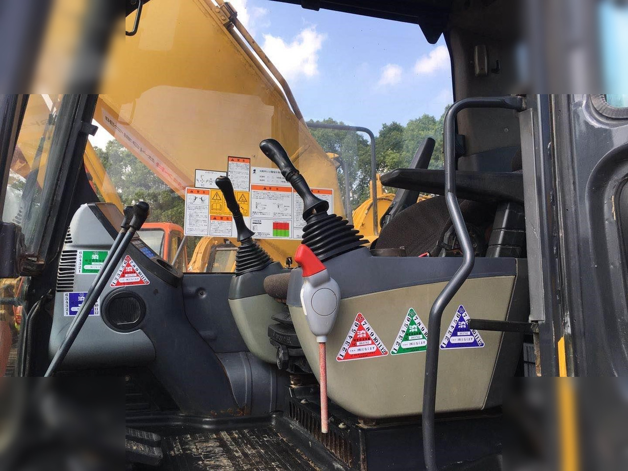 KOMATSU PC210-8N1 - Paletli ekskavatör: fotoğraf 3 KOMATSU PC210-8N1 - Paletli ekskavatör: fotoğraf 3