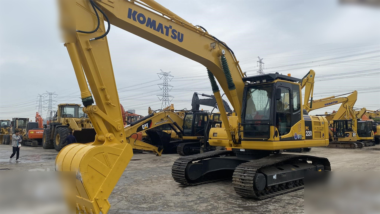 KOMATSU PC220-8 - Paletli ekskavatör: fotoğraf 3 KOMATSU PC220-8 - Paletli ekskavatör: fotoğraf 3