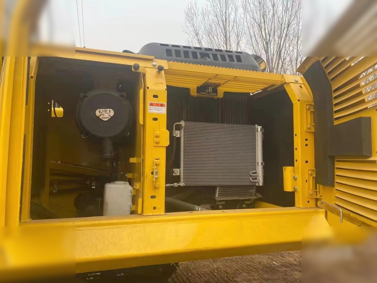 KOMATSU PC220-8 - Paletli ekskavatör: fotoğraf 5 KOMATSU PC220-8 - Paletli ekskavatör: fotoğraf 5