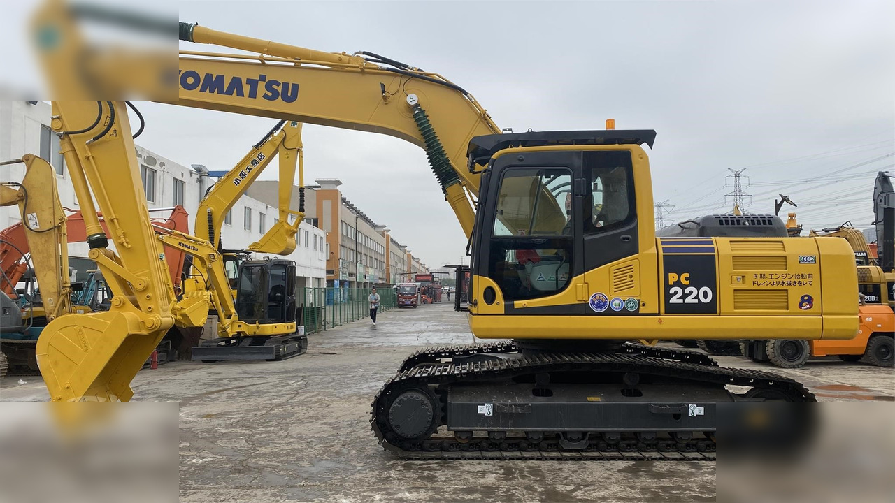 KOMATSU PC220-8 - Paletli ekskavatör: fotoğraf 1 KOMATSU PC220-8 - Paletli ekskavatör: fotoğraf 1