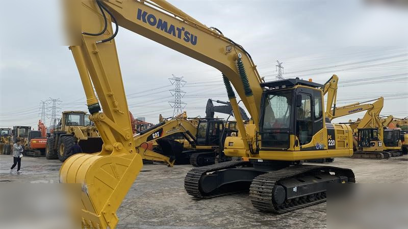 KOMATSU PC220-8 - Paletli ekskavatör: fotoğraf 2 KOMATSU PC220-8 - Paletli ekskavatör: fotoğraf 2