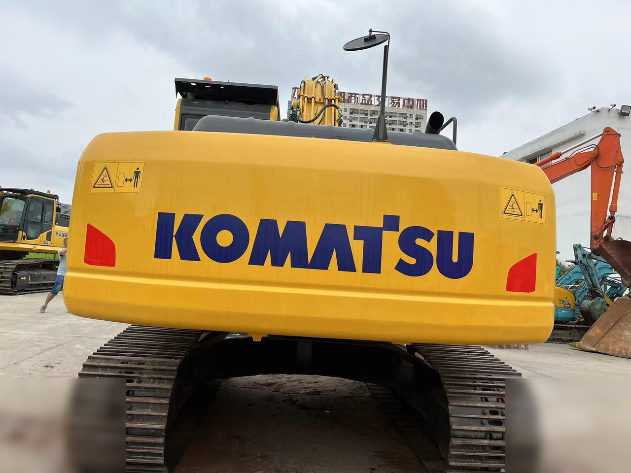 KOMATSU PC220-8 - Paletli ekskavatör: fotoğraf 4 KOMATSU PC220-8 - Paletli ekskavatör: fotoğraf 4