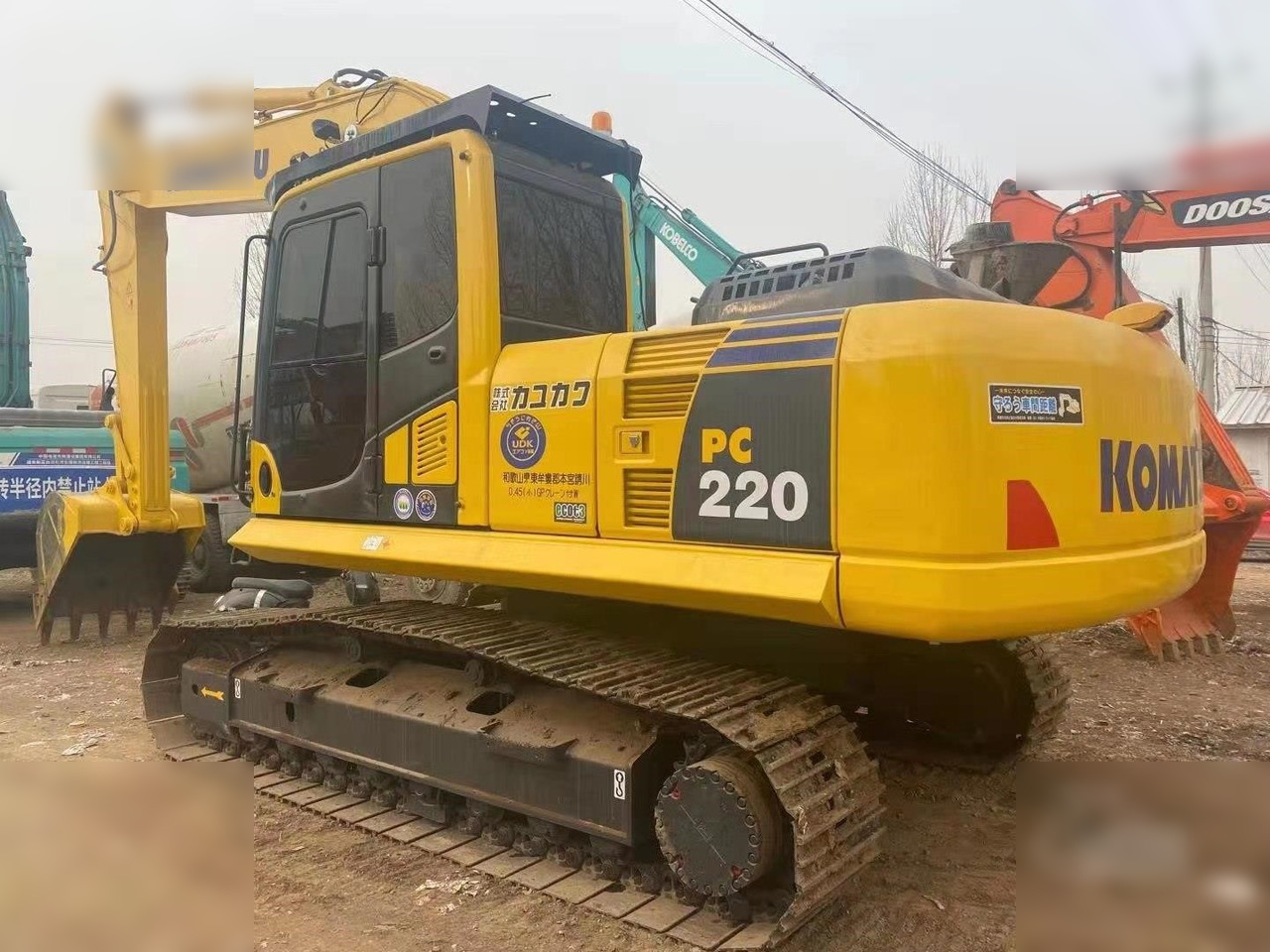 KOMATSU PC220-8 - Paletli ekskavatör: fotoğraf 1 KOMATSU PC220-8 - Paletli ekskavatör: fotoğraf 1
