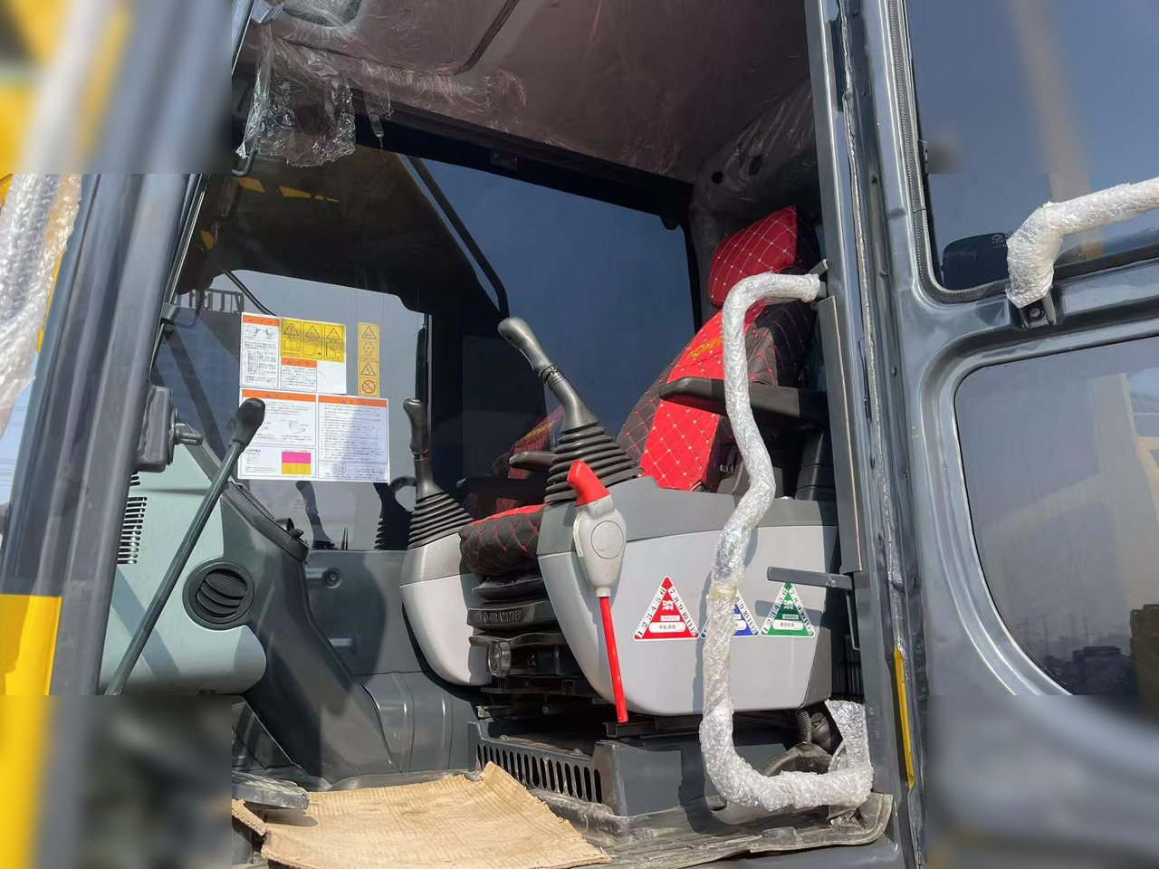 KOMATSU PC220-8 - Paletli ekskavatör: fotoğraf 5 KOMATSU PC220-8 - Paletli ekskavatör: fotoğraf 5