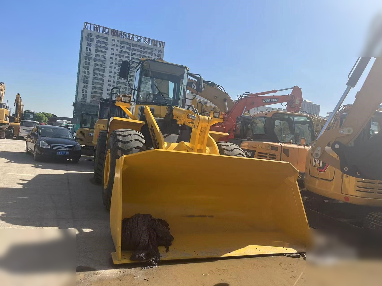 KOMATSU WA320-3 - Tekerlekli yükleyici: fotoğraf 3 KOMATSU WA320-3 - Tekerlekli yükleyici: fotoğraf 3