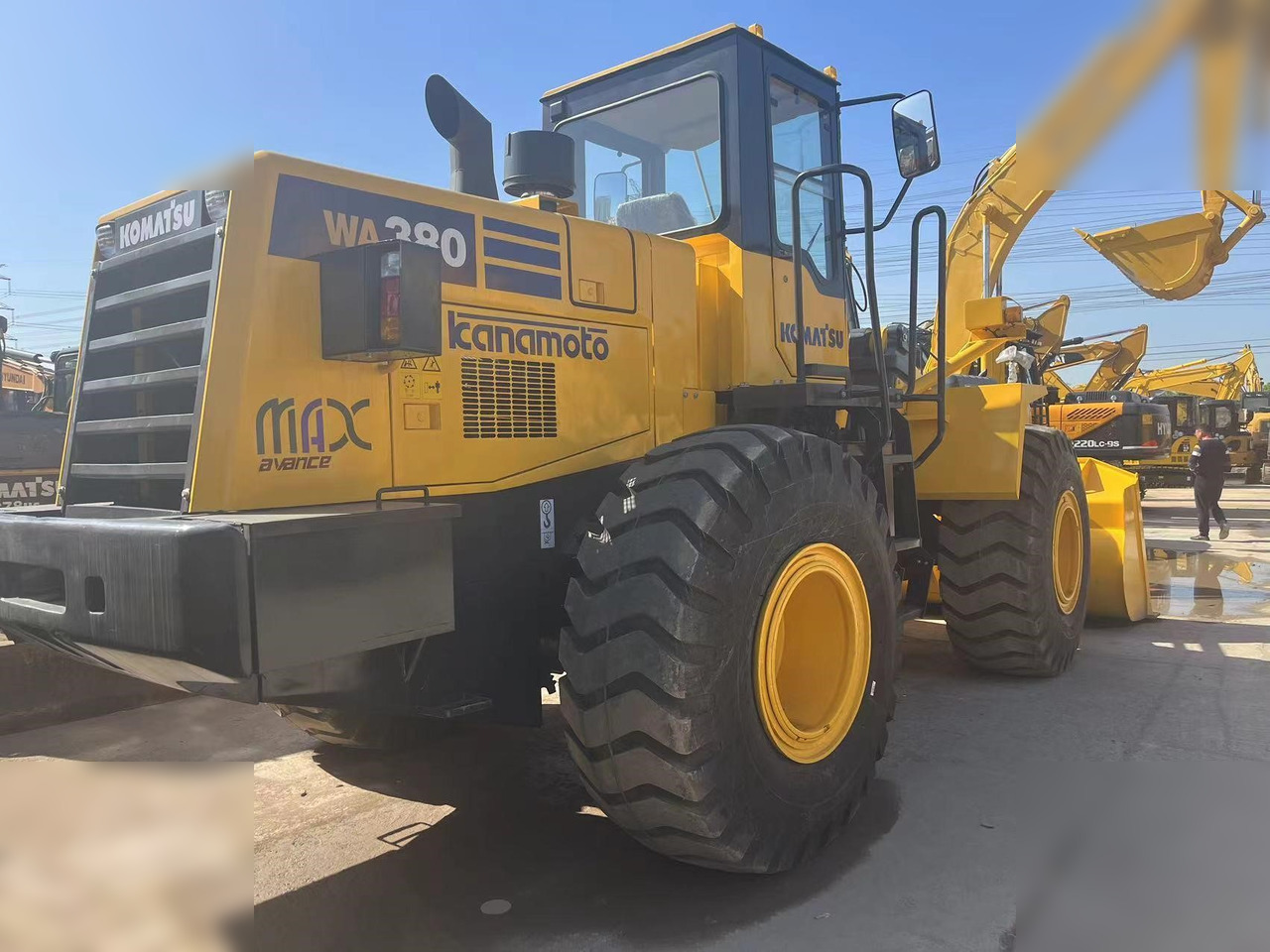 KOMATSU WA320-3 - Tekerlekli yükleyici: fotoğraf 2 KOMATSU WA320-3 - Tekerlekli yükleyici: fotoğraf 2
