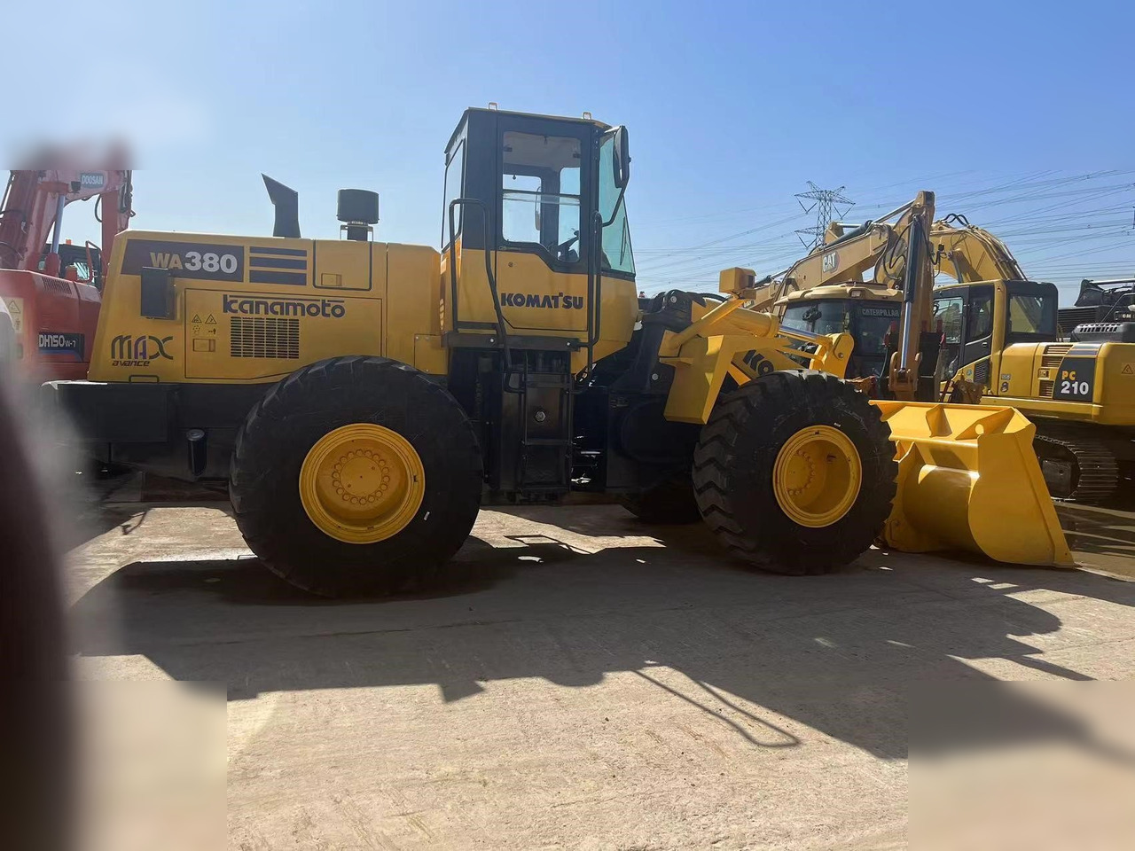 KOMATSU WA320-3 - Tekerlekli yükleyici: fotoğraf 1 KOMATSU WA320-3 - Tekerlekli yükleyici: fotoğraf 1