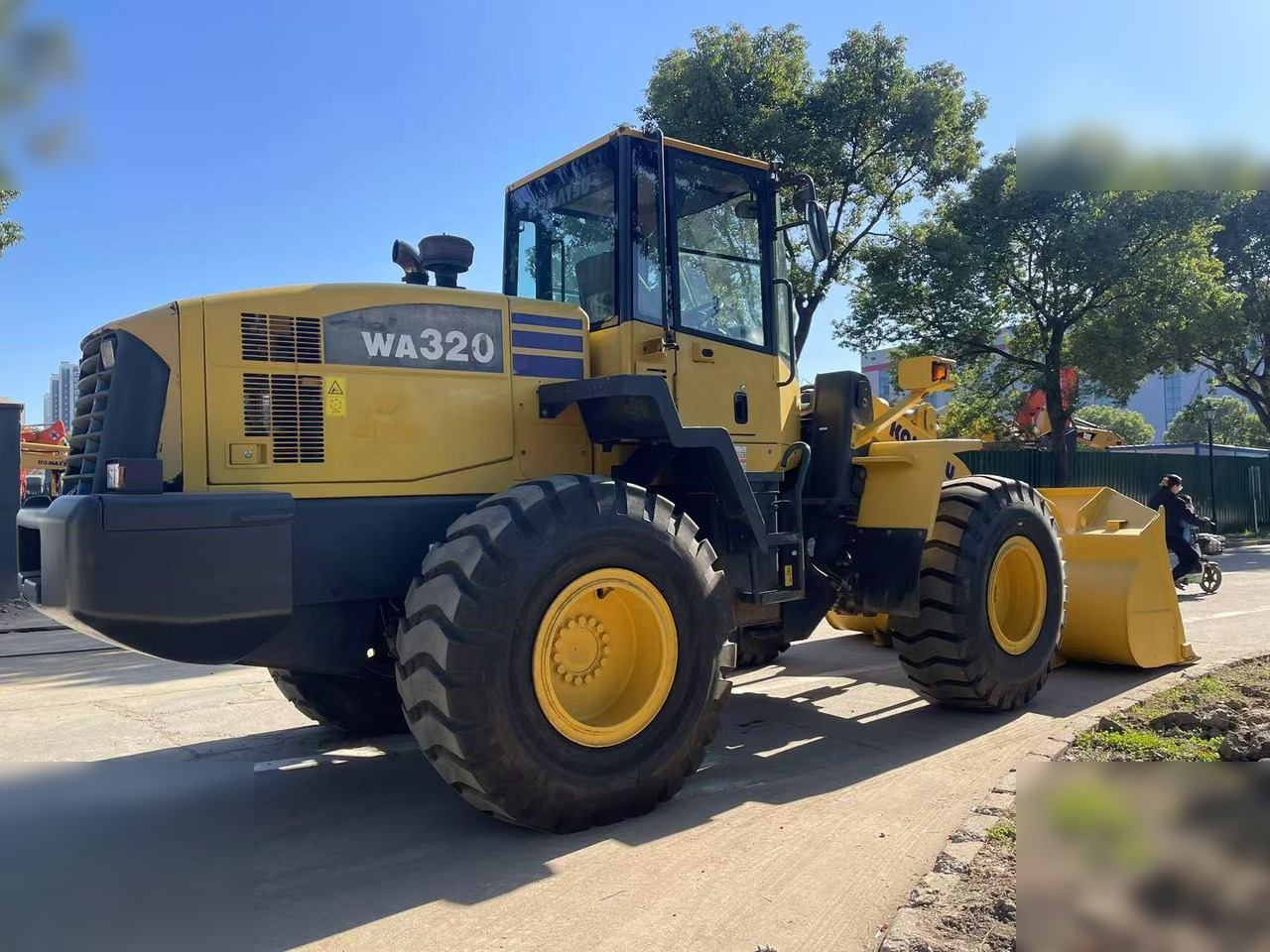 KOMATSU WA320-5 - Tekerlekli yükleyici: fotoğraf 5 KOMATSU WA320-5 - Tekerlekli yükleyici: fotoğraf 5