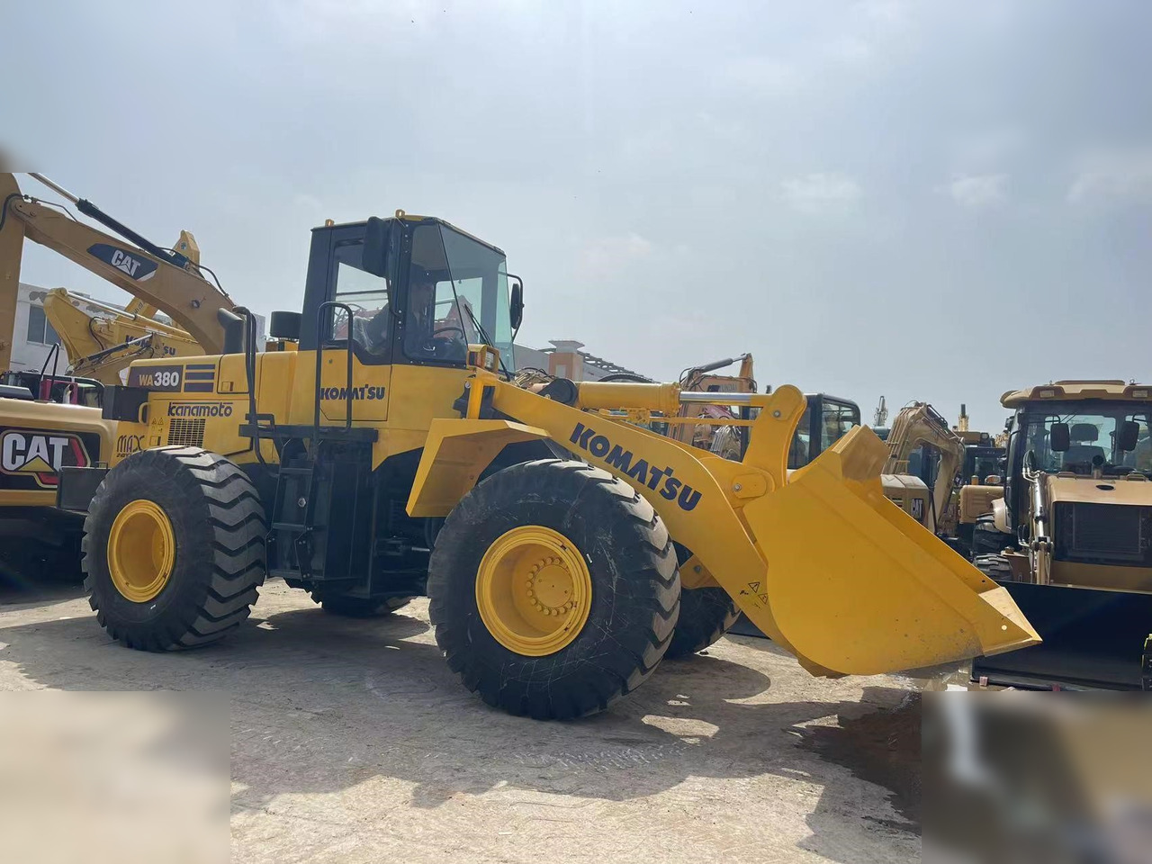 KOMATSU WA380-3 - Tekerlekli yükleyici: fotoğraf 4 KOMATSU WA380-3 - Tekerlekli yükleyici: fotoğraf 4