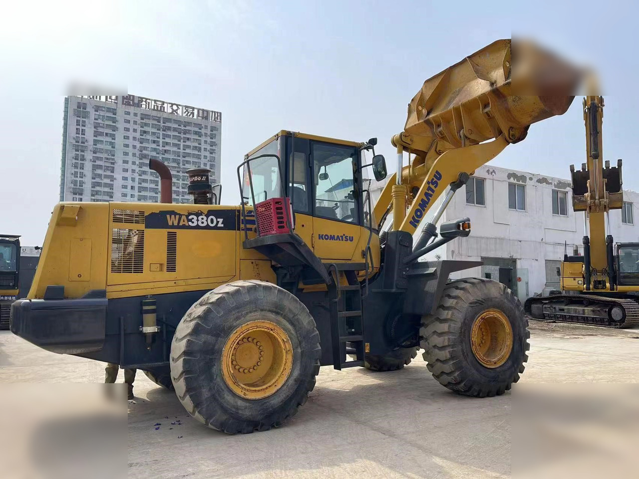 KOMATSU WA380Z-6 - Tekerlekli yükleyici: fotoğraf 2 KOMATSU WA380Z-6 - Tekerlekli yükleyici: fotoğraf 2