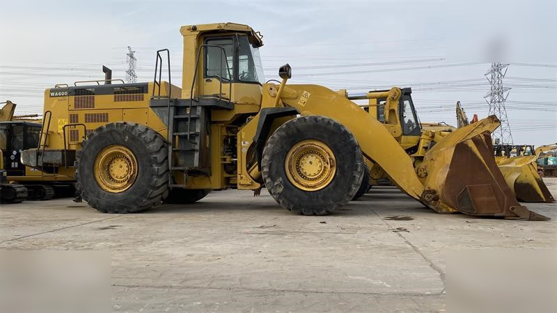 KOMATSU WA600-3 - Tekerlekli yükleyici: fotoğraf 1 KOMATSU WA600-3 - Tekerlekli yükleyici: fotoğraf 1