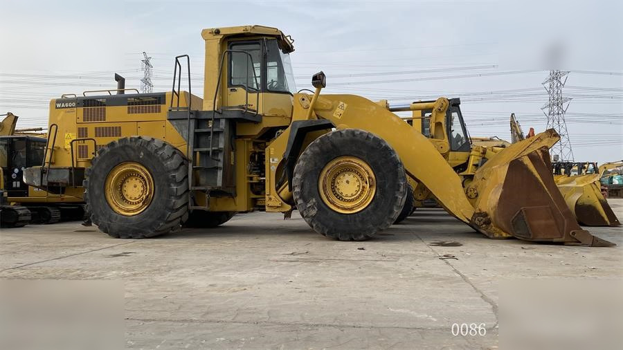 KOMATSU WA600-3 - Tekerlekli yükleyici: fotoğraf 1 KOMATSU WA600-3 - Tekerlekli yükleyici: fotoğraf 1