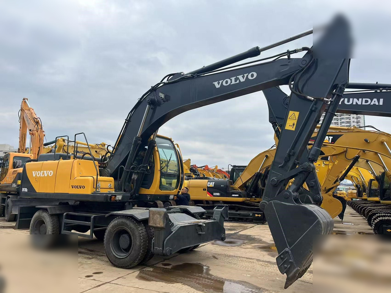 VOLVO EW170 - Tekerlekli ekskavatör: fotoğraf 4 VOLVO EW170 - Tekerlekli ekskavatör: fotoğraf 4