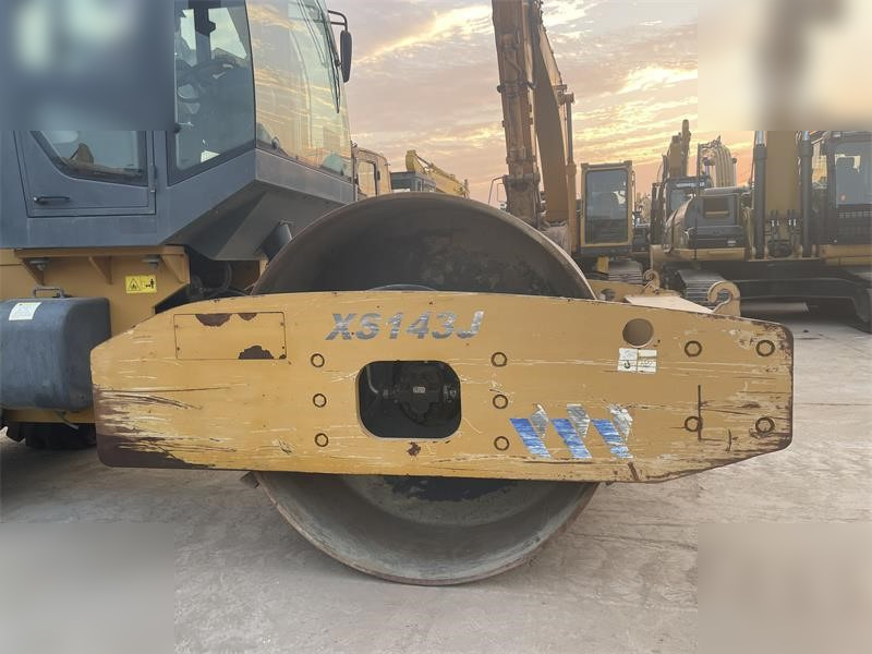 XCMG XS143J - Silindir makinesi: fotoğraf 3 XCMG XS143J - Silindir makinesi: fotoğraf 3