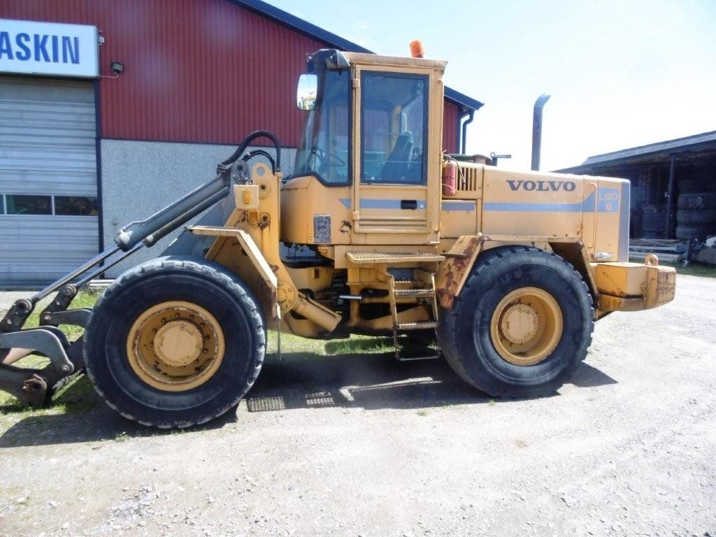 Volvo L90B - Tekerlekli yükleyici: fotoğraf 1 Volvo L90B - Tekerlekli yükleyici: fotoğraf 1