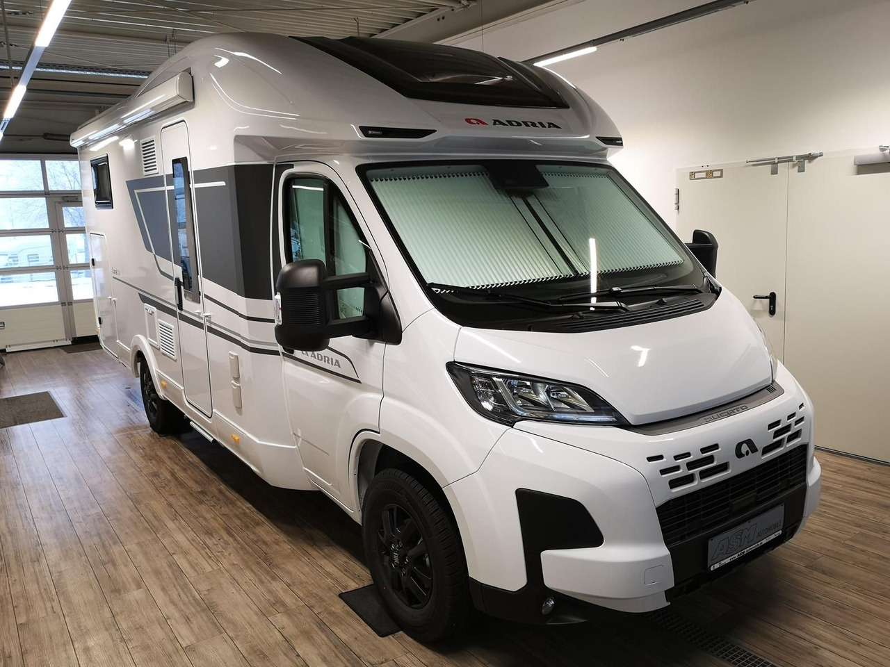 Adria Coral ALL-IN 650 DL*SOLAR*MARKISE*NAVI*SOFORT* - Semi entegre karavan: fotoğraf 3 Adria Coral ALL-IN 650 DL*SOLAR*MARKISE*NAVI*SOFORT* - Semi entegre karavan: fotoğraf 3