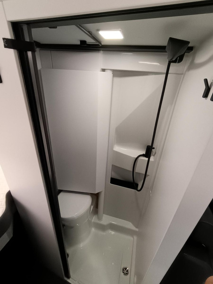 Camper van Adria Twin "60Y" 640 SGX 4,25MAXI*JUBILEE*AUFSTELLDACH: fotoğraf 19 Camper van Adria Twin "60Y" 640 SGX 4,25MAXI*JUBILEE*AUFSTELLDACH: fotoğraf 19