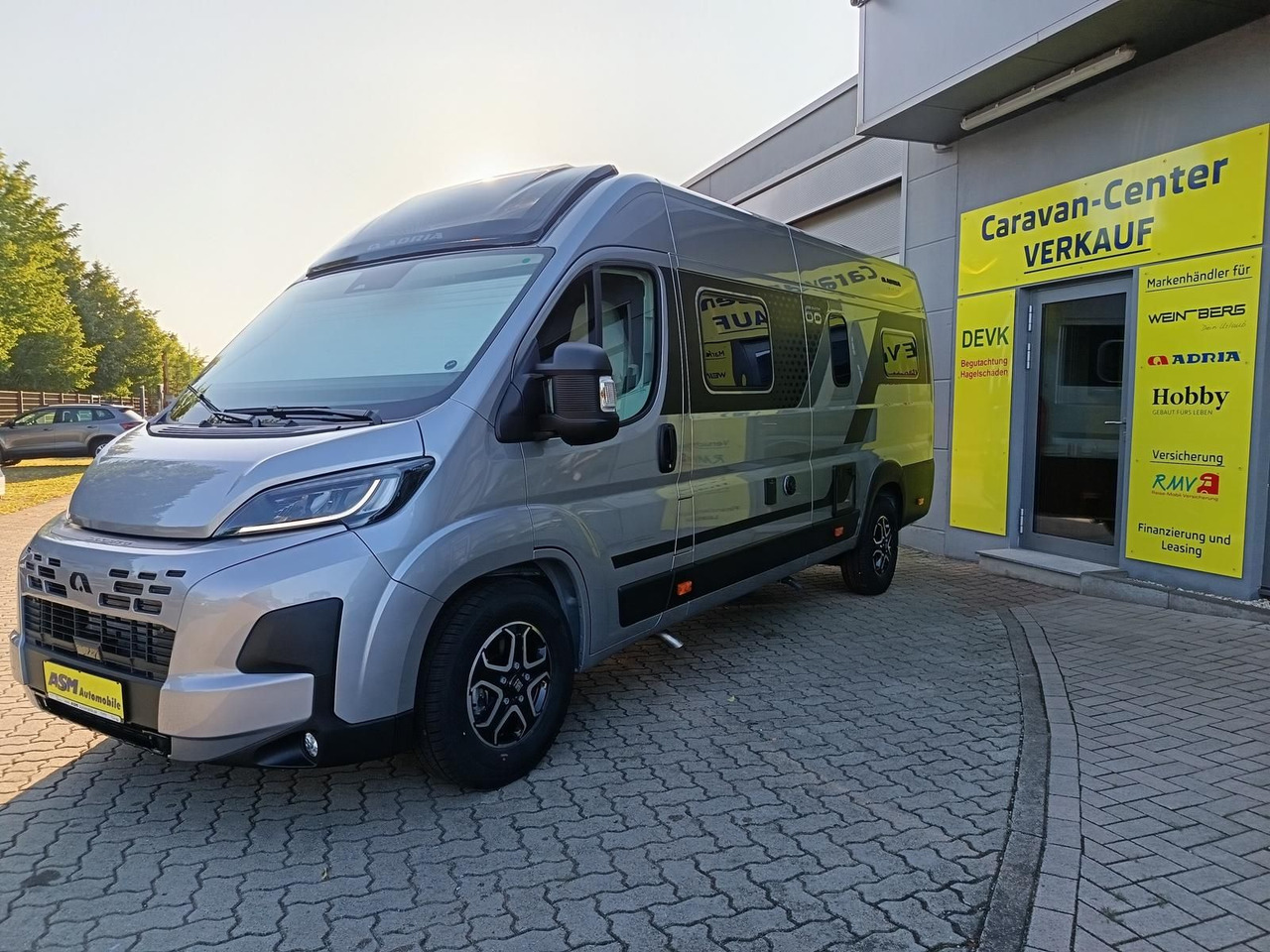 Adria Twin "60Y" 640 SLB*180 PS*4,25t MAXI*COMBI D 6E* - Camper van: fotoğraf 4 Adria Twin "60Y" 640 SLB*180 PS*4,25t MAXI*COMBI D 6E* - Camper van: fotoğraf 4