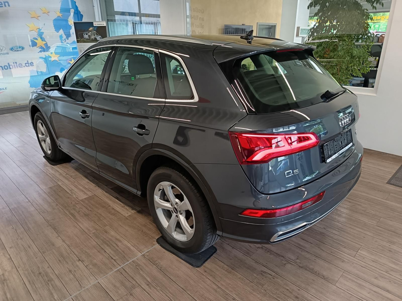 Audi Q5 40 TDI Quattro S-Line*AHK*NAVI*LED*R-KAM*DAB* - SUV: fotoğraf 4 Audi Q5 40 TDI Quattro S-Line*AHK*NAVI*LED*R-KAM*DAB* - SUV: fotoğraf 4