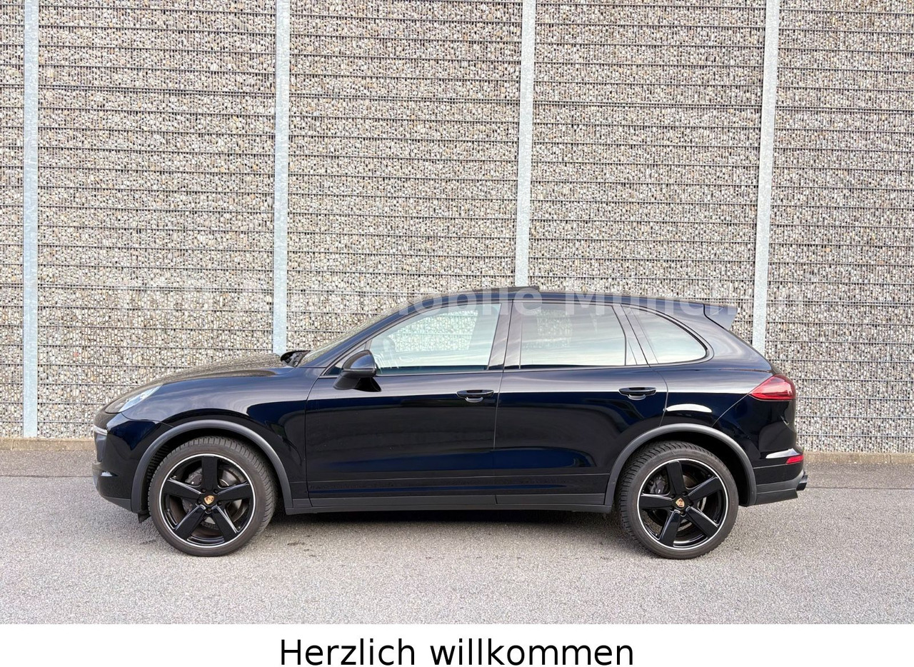 Porsche Cayenne Diesel*Panorama*BOSE*Kamera*PDLS*21Zoll* - SUV: fotoğraf 2 Porsche Cayenne Diesel*Panorama*BOSE*Kamera*PDLS*21Zoll* - SUV: fotoğraf 2