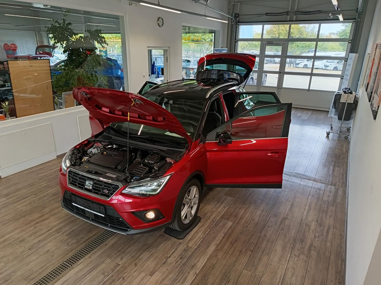 Seat Arona 1,5TSI FR*AHK*NAVI*ACC*LED*BEATS*R-KAM*DAB - SUV: fotoğraf 2 Seat Arona 1,5TSI FR*AHK*NAVI*ACC*LED*BEATS*R-KAM*DAB - SUV: fotoğraf 2
