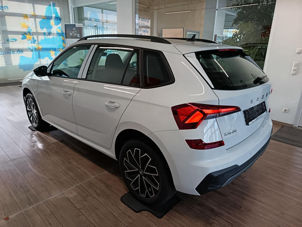 Skoda Kamiq 130 Jahre 1,5TSI DSG*AHK*ACC*LED*R-KAM*PDC - SUV: fotoğraf 4 Skoda Kamiq 130 Jahre 1,5TSI DSG*AHK*ACC*LED*R-KAM*PDC - SUV: fotoğraf 4