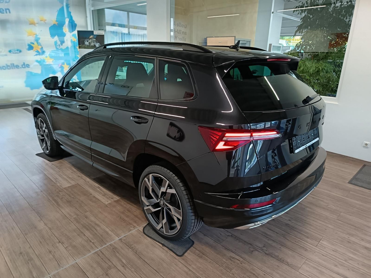 Skoda Karoq Sportline 1,5 TSI DSG*AHK*PSD*STD.HZG*NAVI - SUV: fotoğraf 4 Skoda Karoq Sportline 1,5 TSI DSG*AHK*PSD*STD.HZG*NAVI - SUV: fotoğraf 4