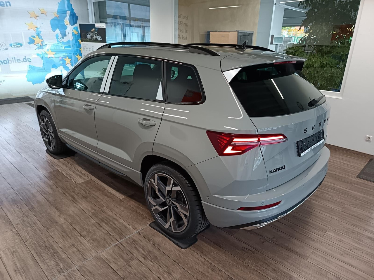 Skoda Karoq Sportline 2,0 TDI 4x4*AHK*PSD*STD.HZG*DCC* - SUV: fotoğraf 4 Skoda Karoq Sportline 2,0 TDI 4x4*AHK*PSD*STD.HZG*DCC* - SUV: fotoğraf 4