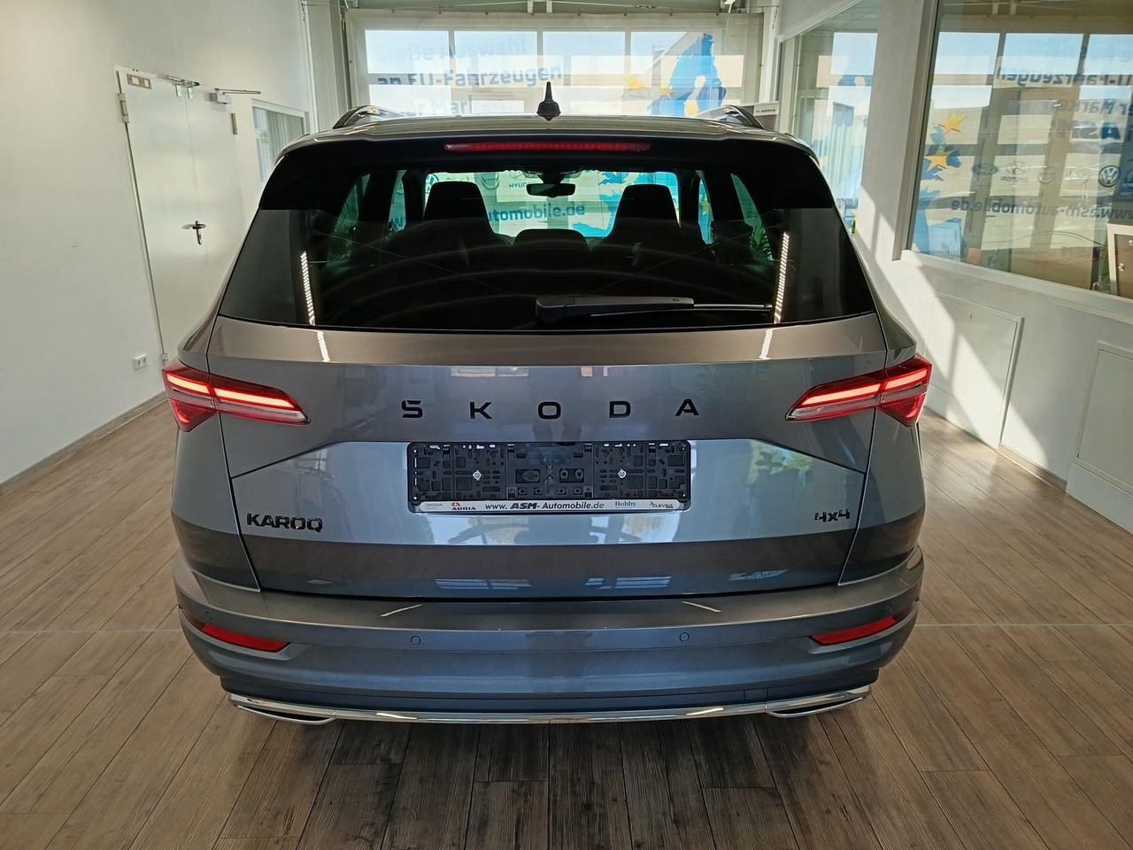 Skoda Karoq Sportline 2,0 TDI DSG 4x4*AHK*PSD*STD.HZG* - SUV: fotoğraf 5 Skoda Karoq Sportline 2,0 TDI DSG 4x4*AHK*PSD*STD.HZG* - SUV: fotoğraf 5