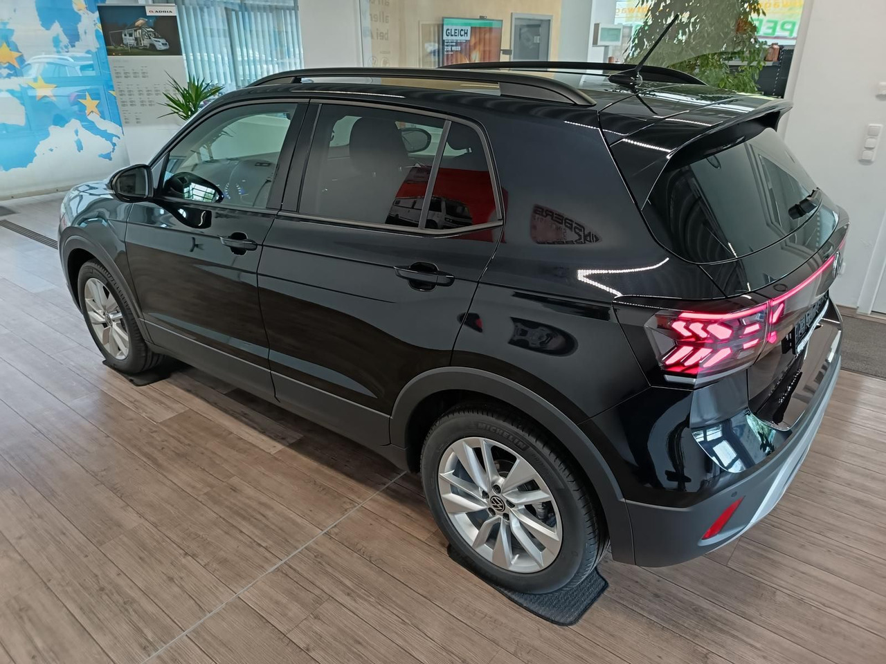 Volkswagen T-Cross Life 1.5 TSI DSG*AHK*MATRIX LED*ACC*SHZ* - SUV: fotoğraf 4 Volkswagen T-Cross Life 1.5 TSI DSG*AHK*MATRIX LED*ACC*SHZ* - SUV: fotoğraf 4