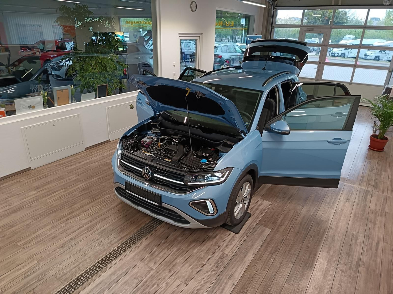 Volkswagen T-Cross Life 1.5 TSI DSG*AHK*MATRIX LED*ACC*SHZ* - SUV: fotoğraf 2 Volkswagen T-Cross Life 1.5 TSI DSG*AHK*MATRIX LED*ACC*SHZ* - SUV: fotoğraf 2