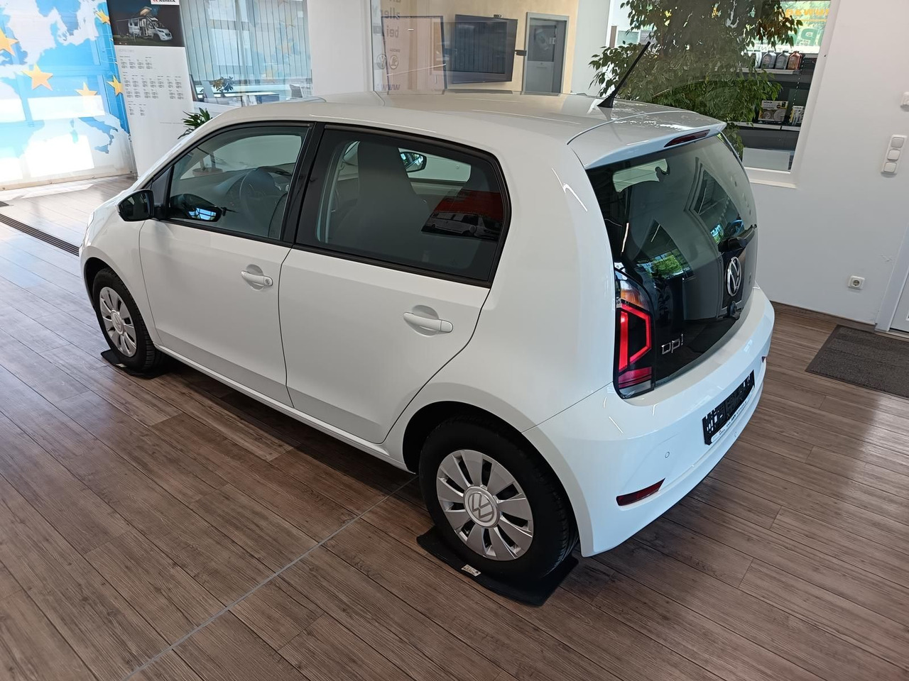 Volkswagen up! move up! 1.0*R-KAM*PDC*SHZ*MAPS+MORE*DAB*NSW - Binek araba: fotoğraf 4 Volkswagen up! move up! 1.0*R-KAM*PDC*SHZ*MAPS+MORE*DAB*NSW - Binek araba: fotoğraf 4