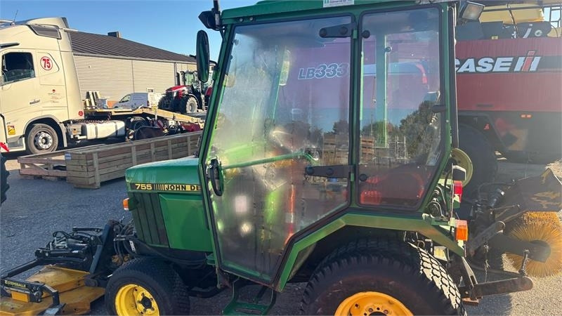 John Deere 755 Kompakt traktor - Belediye traktör: fotoğraf 5 John Deere 755 Kompakt traktor - Belediye traktör: fotoğraf 5