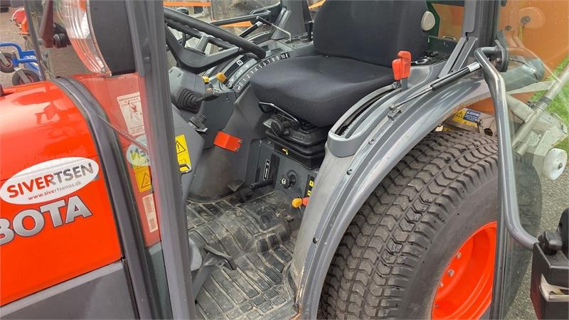 Kubota STW37 Kompakttraktor - Belediye traktör: fotoğraf 4 Kubota STW37 Kompakttraktor - Belediye traktör: fotoğraf 4