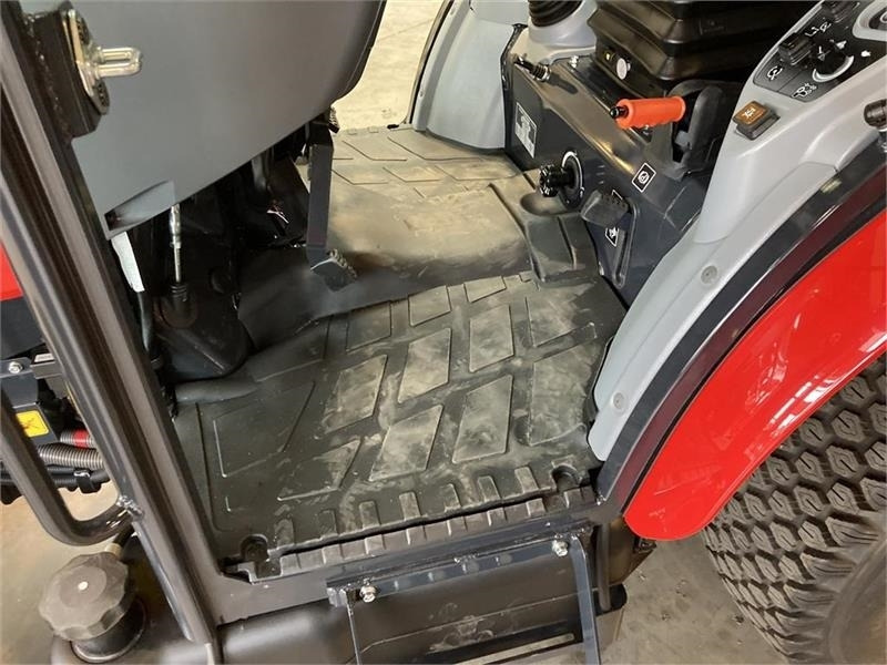 Belediye traktör Massey Ferguson 1740 HC: fotoğraf 8