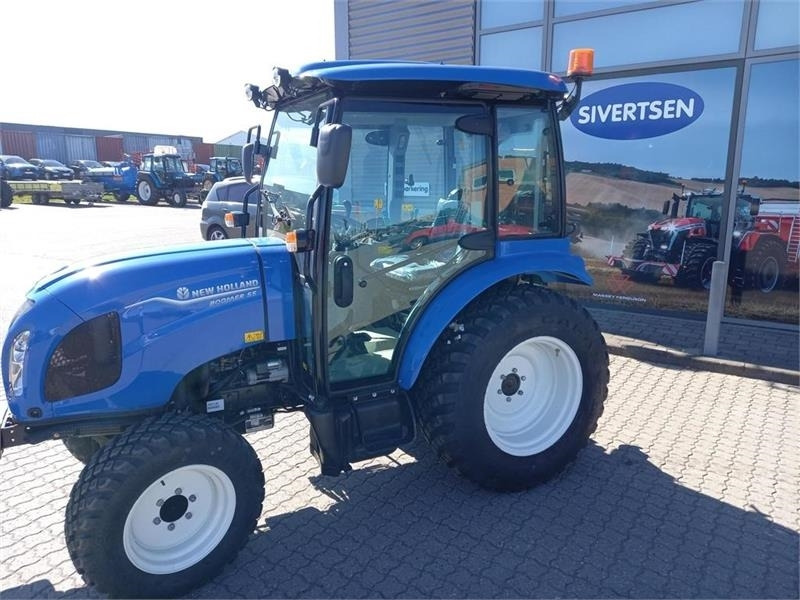 New Holland Boomer 55 - Belediye traktör: fotoğraf 3 New Holland Boomer 55 - Belediye traktör: fotoğraf 3