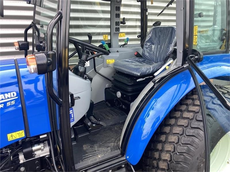 New Holland Boomer 55 - Belediye traktör: fotoğraf 4 New Holland Boomer 55 - Belediye traktör: fotoğraf 4
